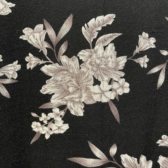 Light Weight Black and Grey Floral Print Kimono - Picture 8 of 9